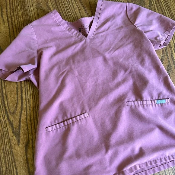 FIGS Scrub Top~mauve - Picture 6 of 6